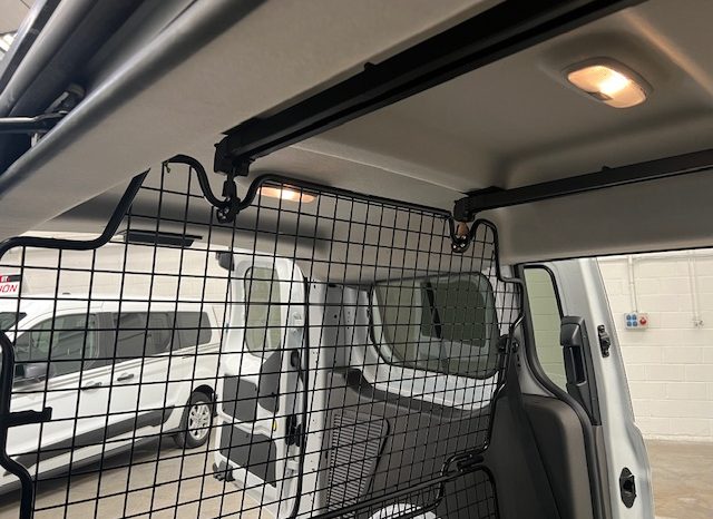 FORD – TOURNEO CONNECT 1.5 TDCI 88 KW 120 CV lleno