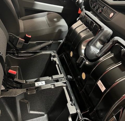 VOLKSWAGEN – TRANSPORTER L2H1, 2.0 TDI, 150 CV, 9 PLAZAS lleno