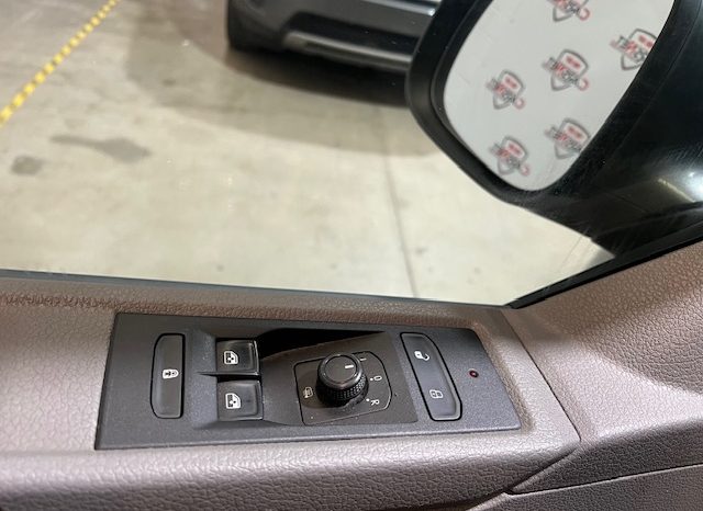 VOLKSWAGEN  – CARAVELLE 2.0 TDI BMT DSG lleno