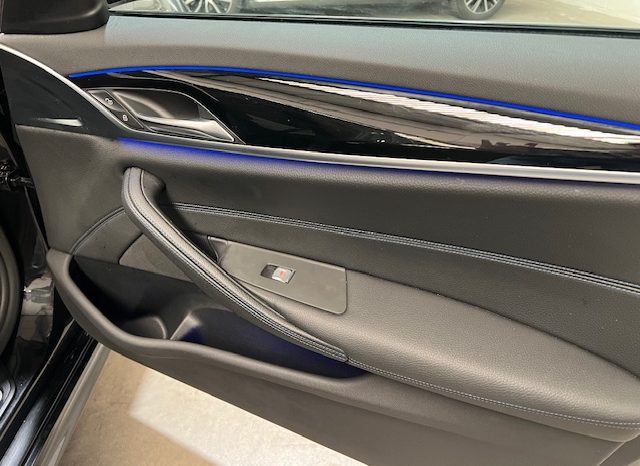 BMW  – SERIE 5 525DA TOURING “M” lleno