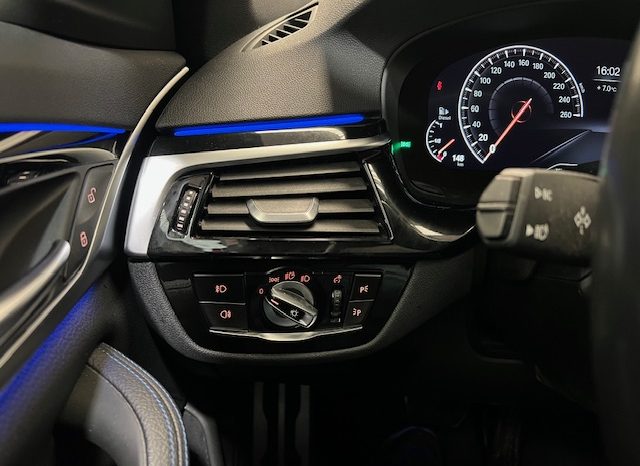 BMW  – SERIE 5 525DA TOURING “M” lleno