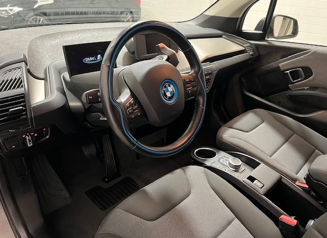 BMW – MODELO: I3 120 AH lleno