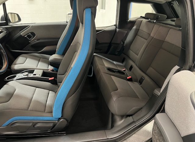 BMW – MODELO: I3 120 AH lleno